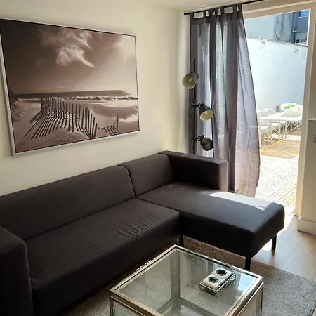 2 Bedroom On Ground Floor In Vrijheidstraat 3 Apartment