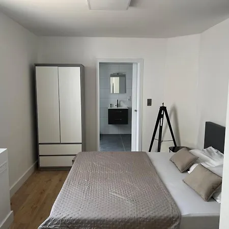 2 Bedroom On Ground Floor In Vrijheidstraat 3 Apartment