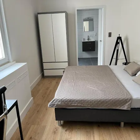 Apartment 2 Bedroom On Ground Floor In Vrijheidstraat 3