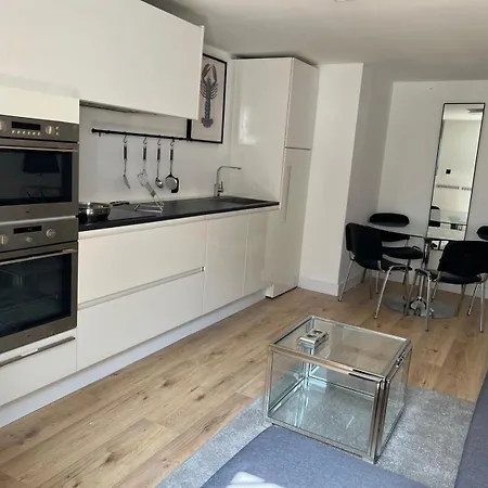 Apartment 2 Bedroom On Ground Floor In Vrijheidstraat 3 *
